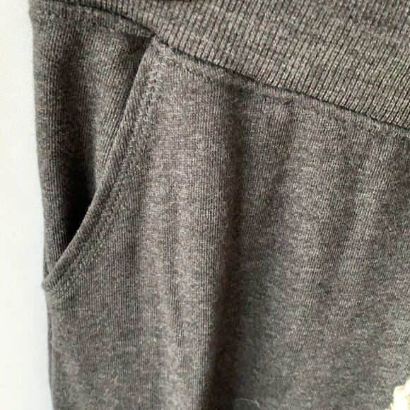 Pennant joggers in size Medium with “A Softball” - Picture 4 of 8
